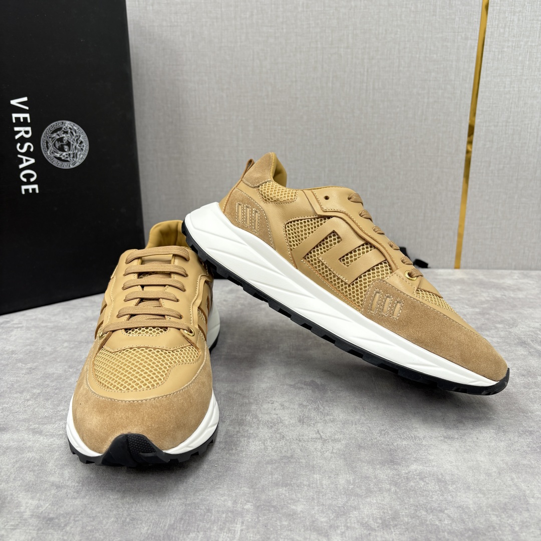 💋💍VS 家新品 Versac* 范思-哲 新款男士休闲鞋，当时尚与舒适邂逅，这款运动鞋应运而生，每一处