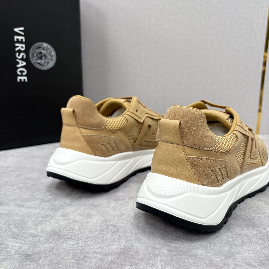 💋💍VS 家新品 Versac* 范思-哲 新款男士休闲鞋，当时尚与舒适邂逅，这款运动鞋应运而生，每一处