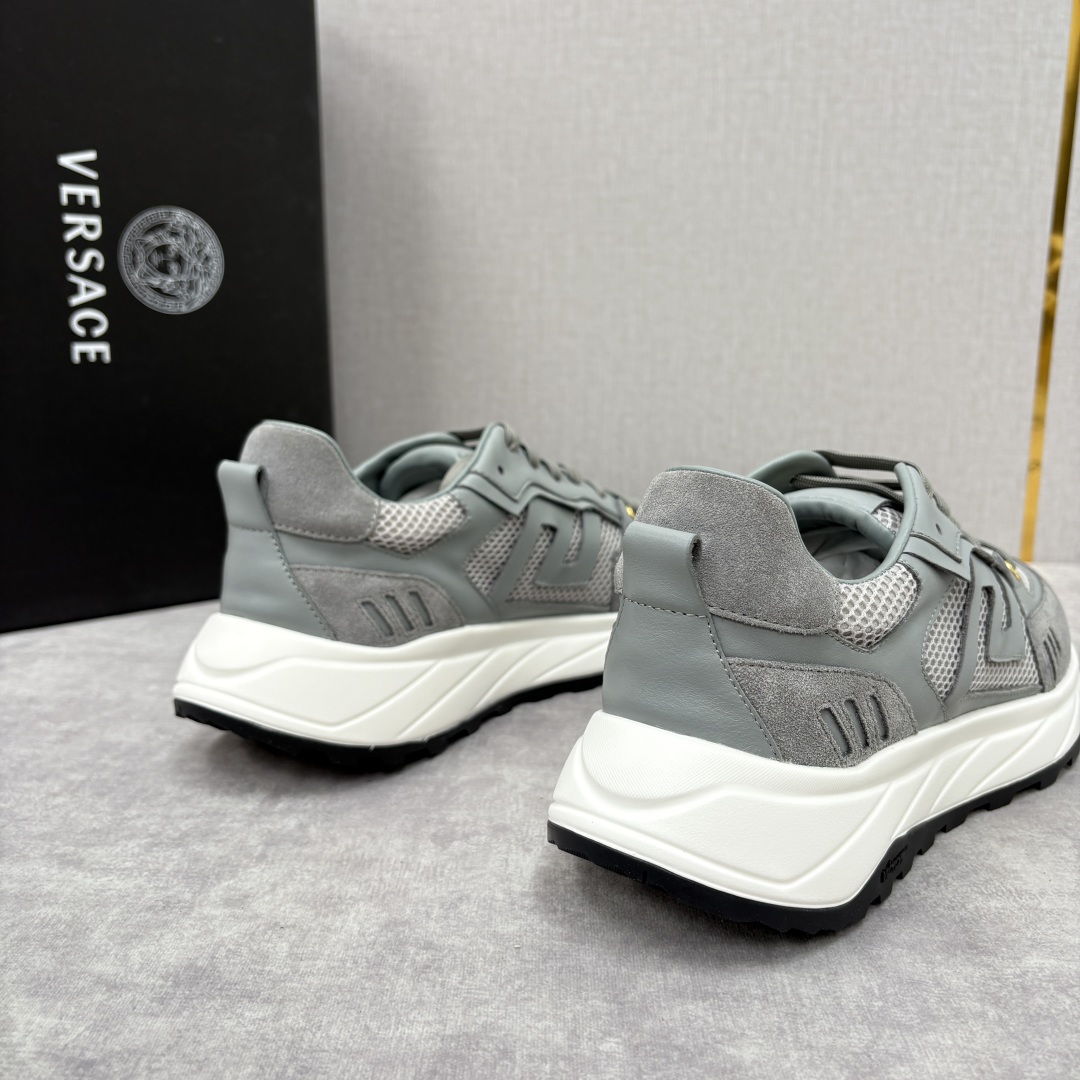 💋💍VS 家新品 Versac* 范思-哲 新款男士休闲鞋，当时尚与舒适邂逅，这款运动鞋应运而生，每一处