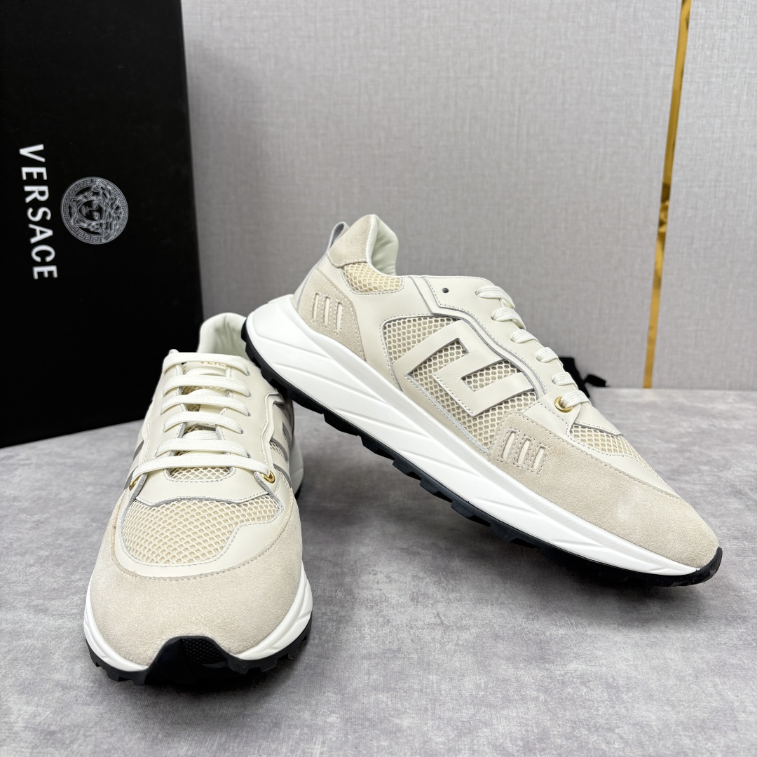 💋💍VS 家新品 Versac* 范思-哲 新款男士休闲鞋，当时尚与舒适邂逅，这款运动鞋应运而生，每一处