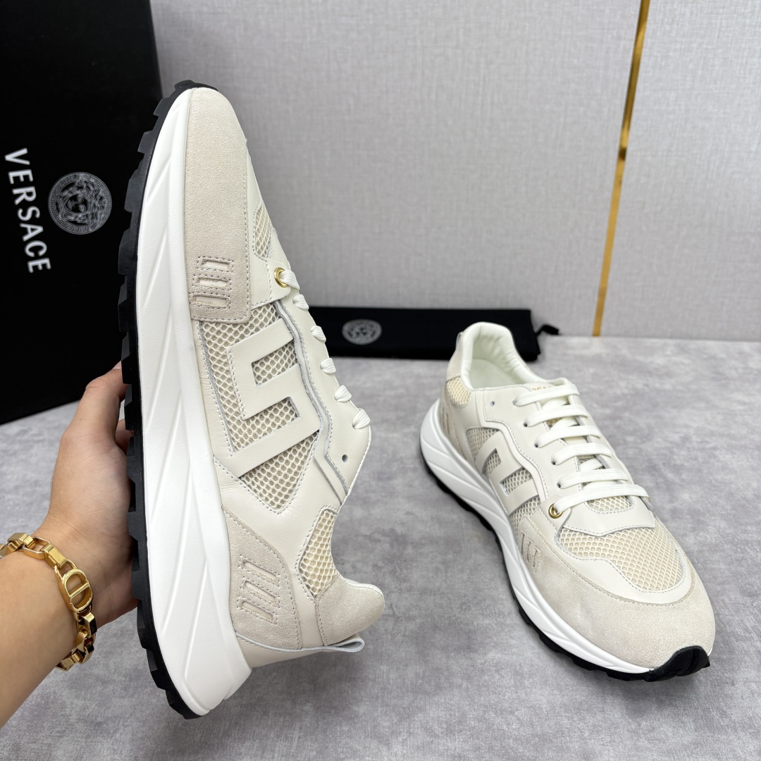 💋💍VS 家新品 Versac* 范思-哲 新款男士休闲鞋，当时尚与舒适邂逅，这款运动鞋应运而生，每一处