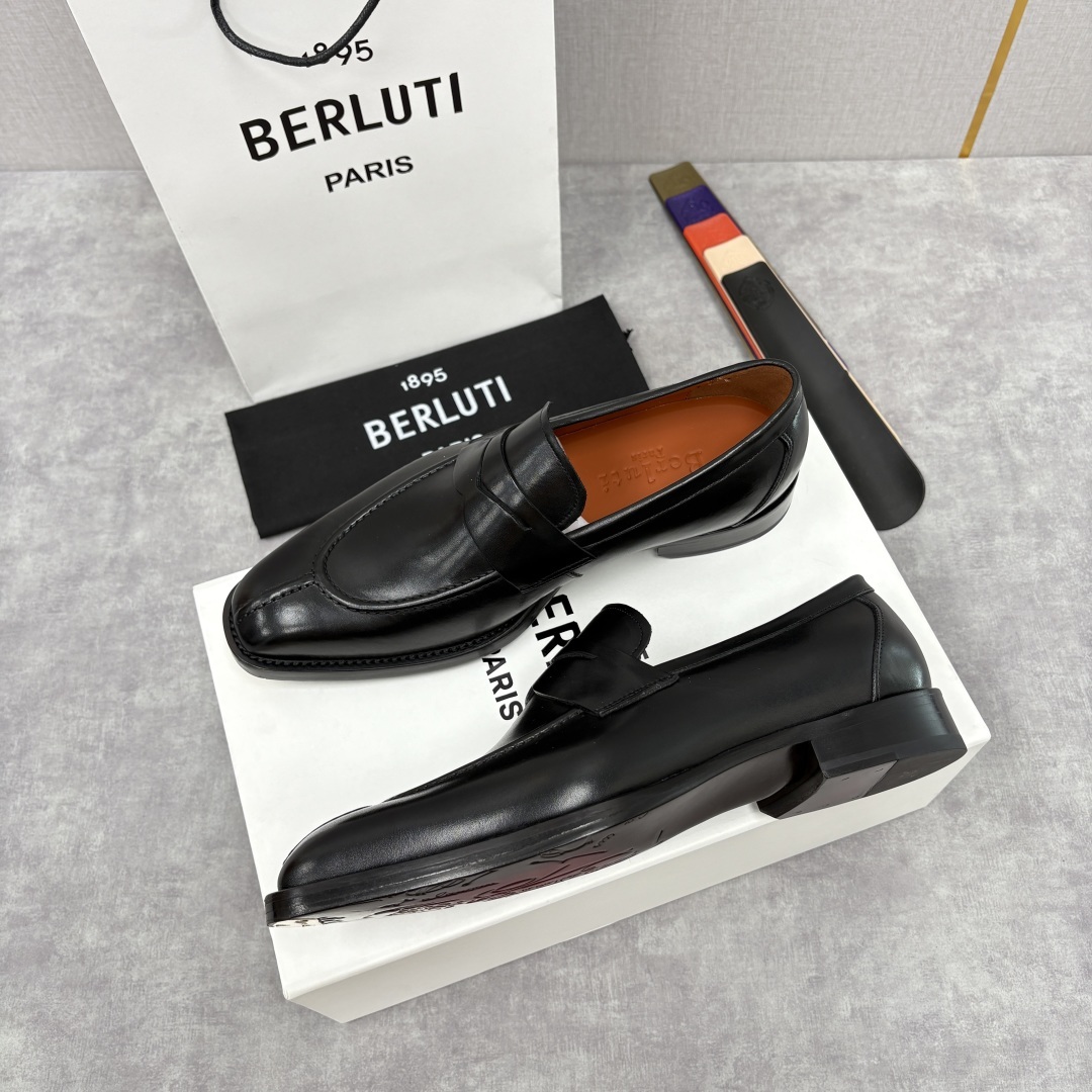 💋💍BERLUT* 布鲁提 新品男士乐福鞋皮鞋 这款 Berlut*乐福鞋采用了经典的一脚蹬款式,简约流