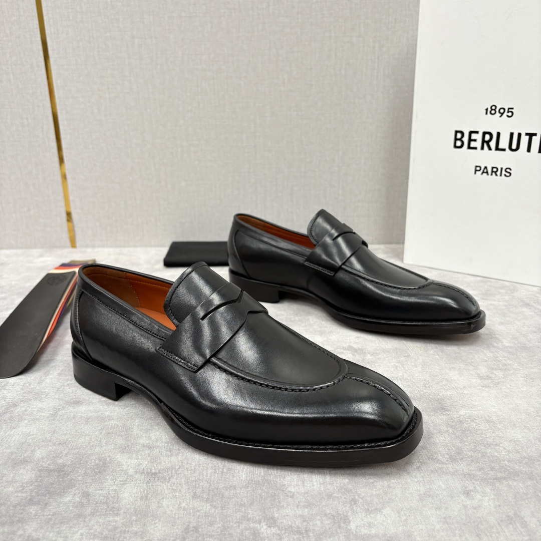 💋💍BERLUT* 布鲁提 新品男士乐福鞋皮鞋 这款 Berlut*乐福鞋采用了经典的一脚蹬款式,简约流