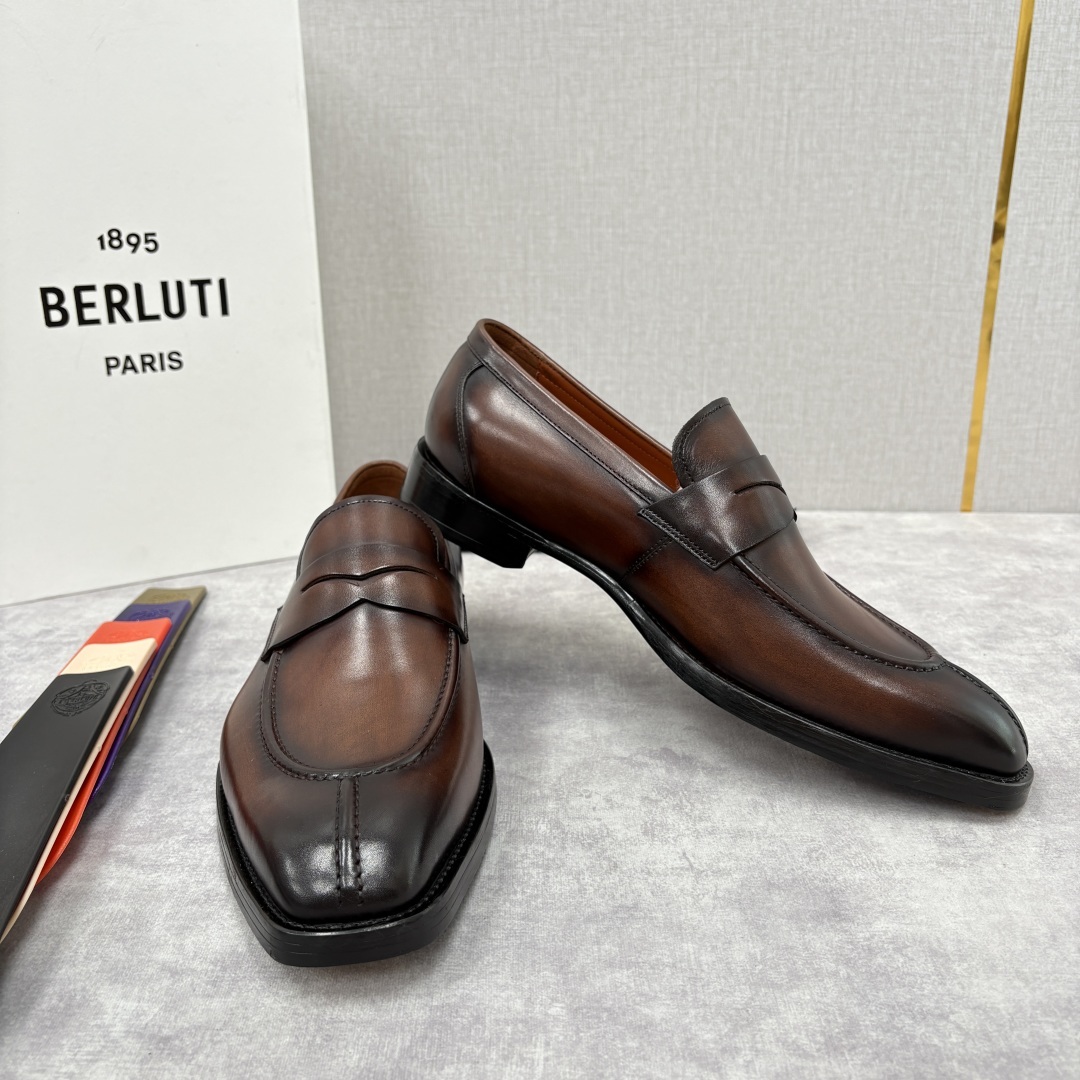 💋💍BERLUT* 布鲁提 新品男士乐福鞋皮鞋 这款 Berlut*乐福鞋采用了经典的一脚蹬款式,简约流