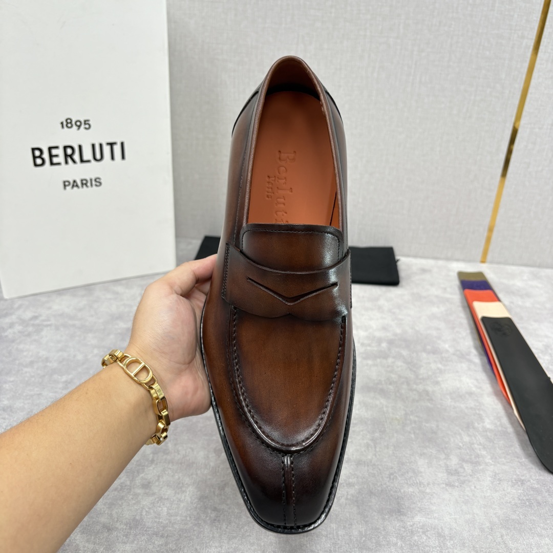 💋💍BERLUT* 布鲁提 新品男士乐福鞋皮鞋 这款 Berlut*乐福鞋采用了经典的一脚蹬款式,简约流