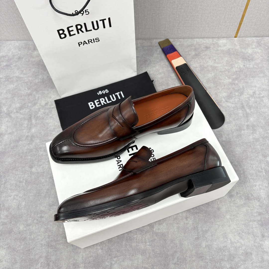 💋💍BERLUT* 布鲁提 新品男士乐福鞋皮鞋 这款 Berlut*乐福鞋采用了经典的一脚蹬款式,简约流