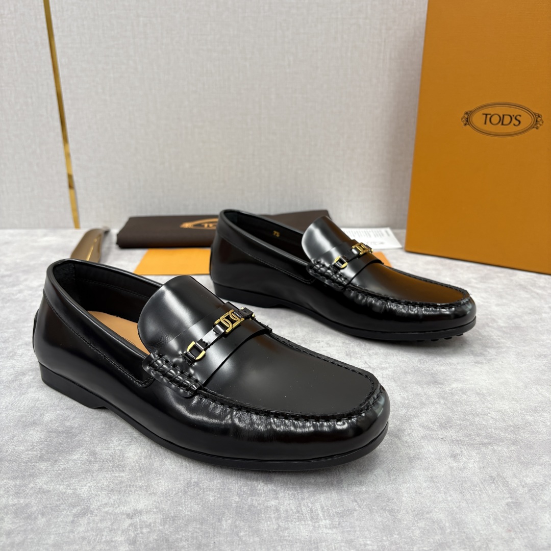 💋💍TOD*S 托德-斯 新品乐福鞋系列 经典与质感的融合 TOD*S 作为意大利奢华皮具与鞋履品牌，其