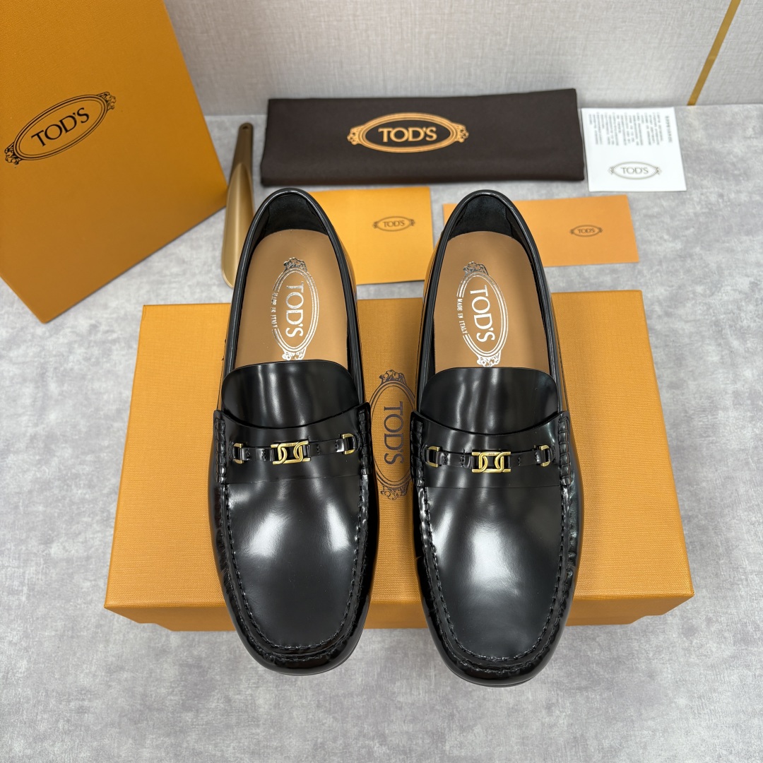 💋💍TOD*S 托德-斯 新品乐福鞋系列 经典与质感的融合 TOD*S 作为意大利奢华皮具与鞋履品牌，其