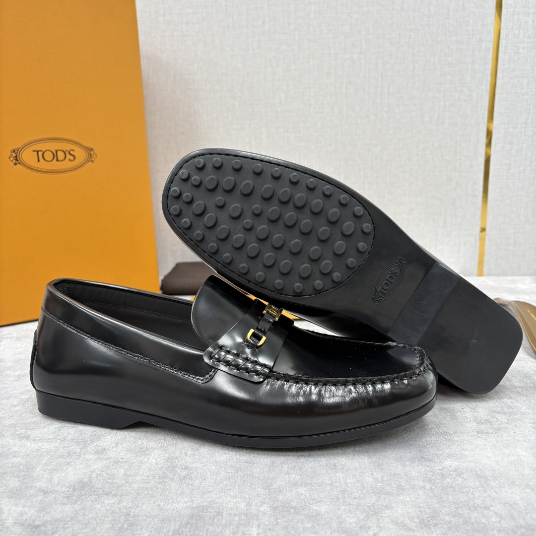 💋💍TOD*S 托德-斯 新品乐福鞋系列 经典与质感的融合 TOD*S 作为意大利奢华皮具与鞋履品牌，其