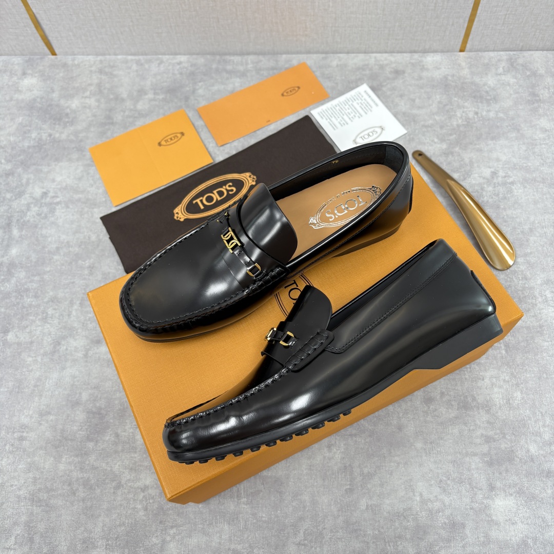 💋💍TOD*S 托德-斯 新品乐福鞋系列 经典与质感的融合 TOD*S 作为意大利奢华皮具与鞋履品牌，其