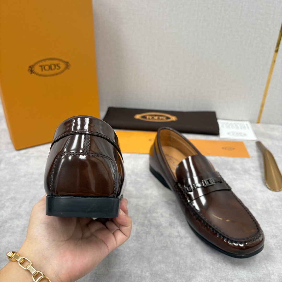 💋💍TOD*S 托德-斯 新品乐福鞋系列 经典与质感的融合 TOD*S 作为意大利奢华皮具与鞋履品牌，其