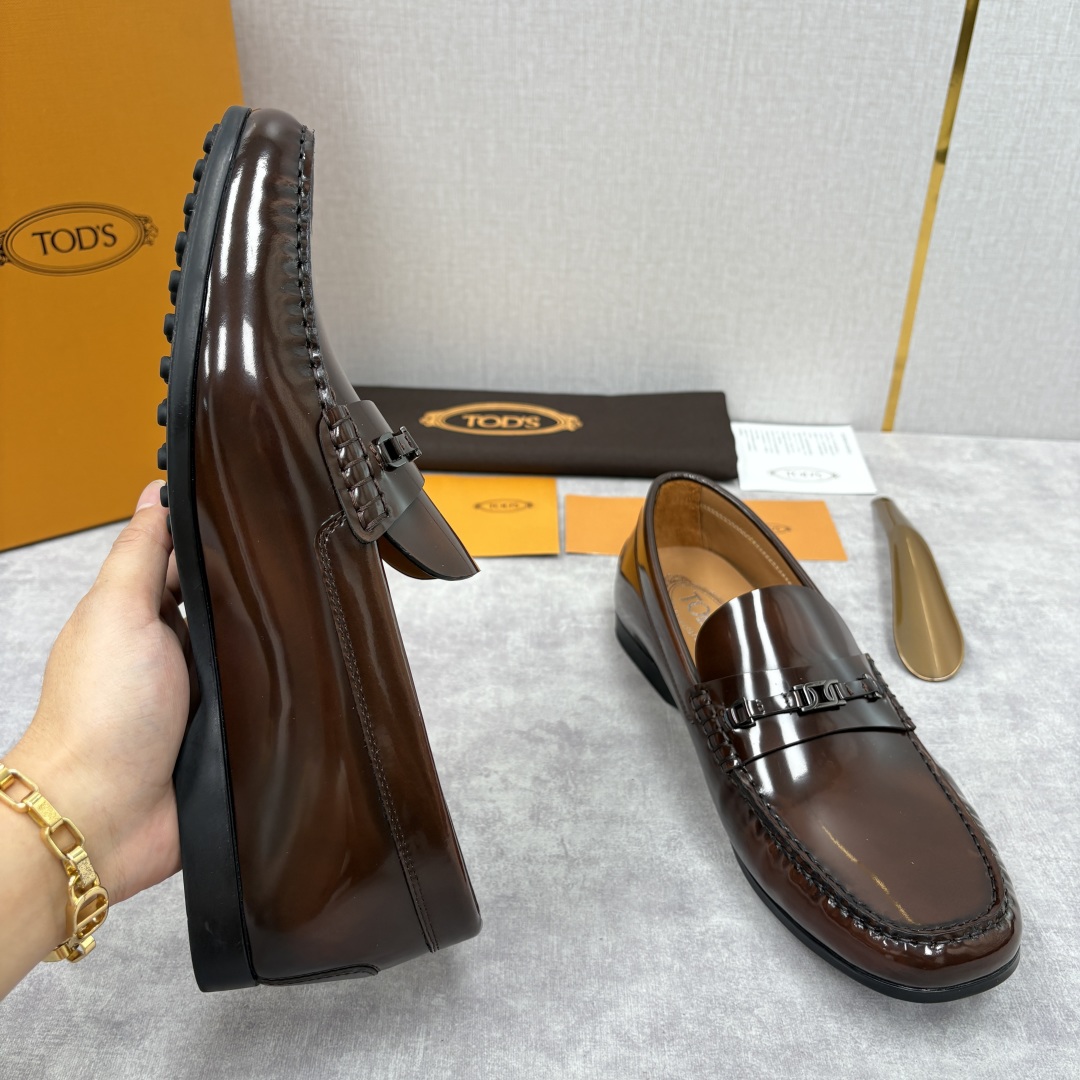 💋💍TOD*S 托德-斯 新品乐福鞋系列 经典与质感的融合 TOD*S 作为意大利奢华皮具与鞋履品牌，其
