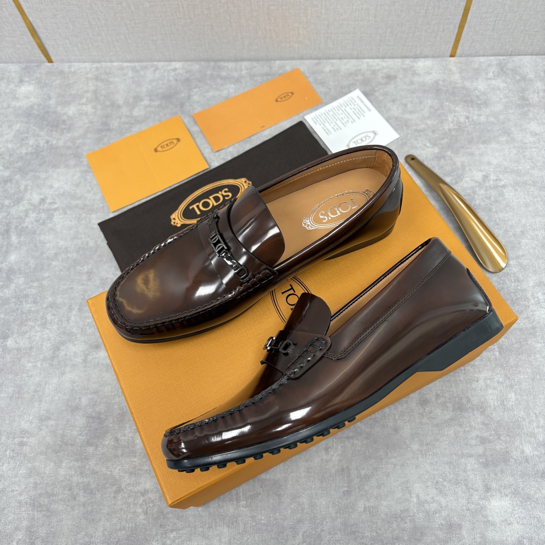 💋💍TOD*S 托德-斯 新品乐福鞋系列 经典与质感的融合 TOD*S 作为意大利奢华皮具与鞋履品牌，其