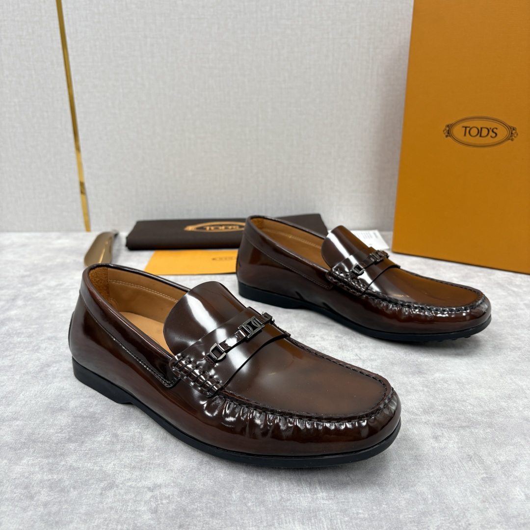 💋💍TOD*S 托德-斯 新品乐福鞋系列 经典与质感的融合 TOD*S 作为意大利奢华皮具与鞋履品牌，其