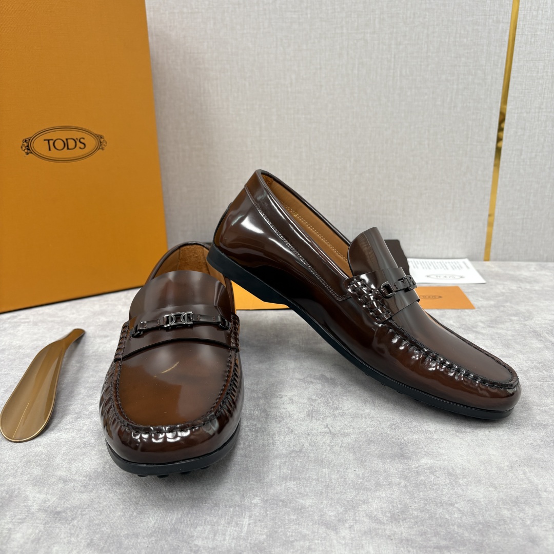 💋💍TOD*S 托德-斯 新品乐福鞋系列 经典与质感的融合 TOD*S 作为意大利奢华皮具与鞋履品牌，其