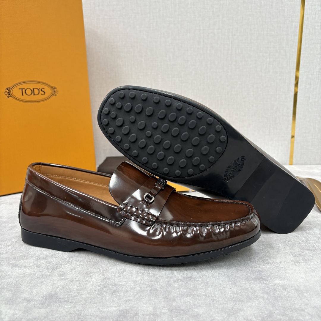 💋💍TOD*S 托德-斯 新品乐福鞋系列 经典与质感的融合 TOD*S 作为意大利奢华皮具与鞋履品牌，其