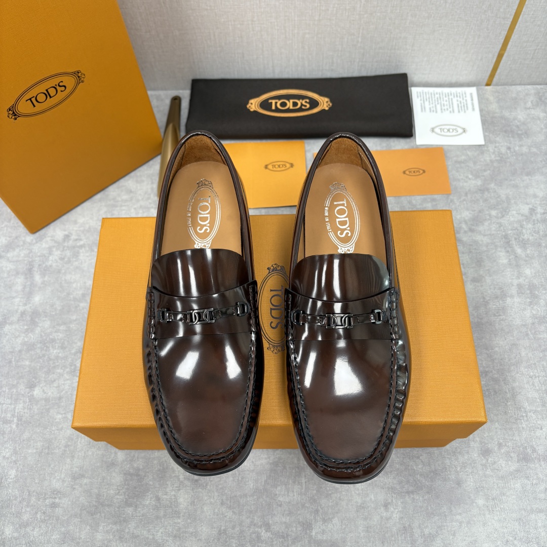 💋💍TOD*S 托德-斯 新品乐福鞋系列 经典与质感的融合 TOD*S 作为意大利奢华皮具与鞋履品牌，其