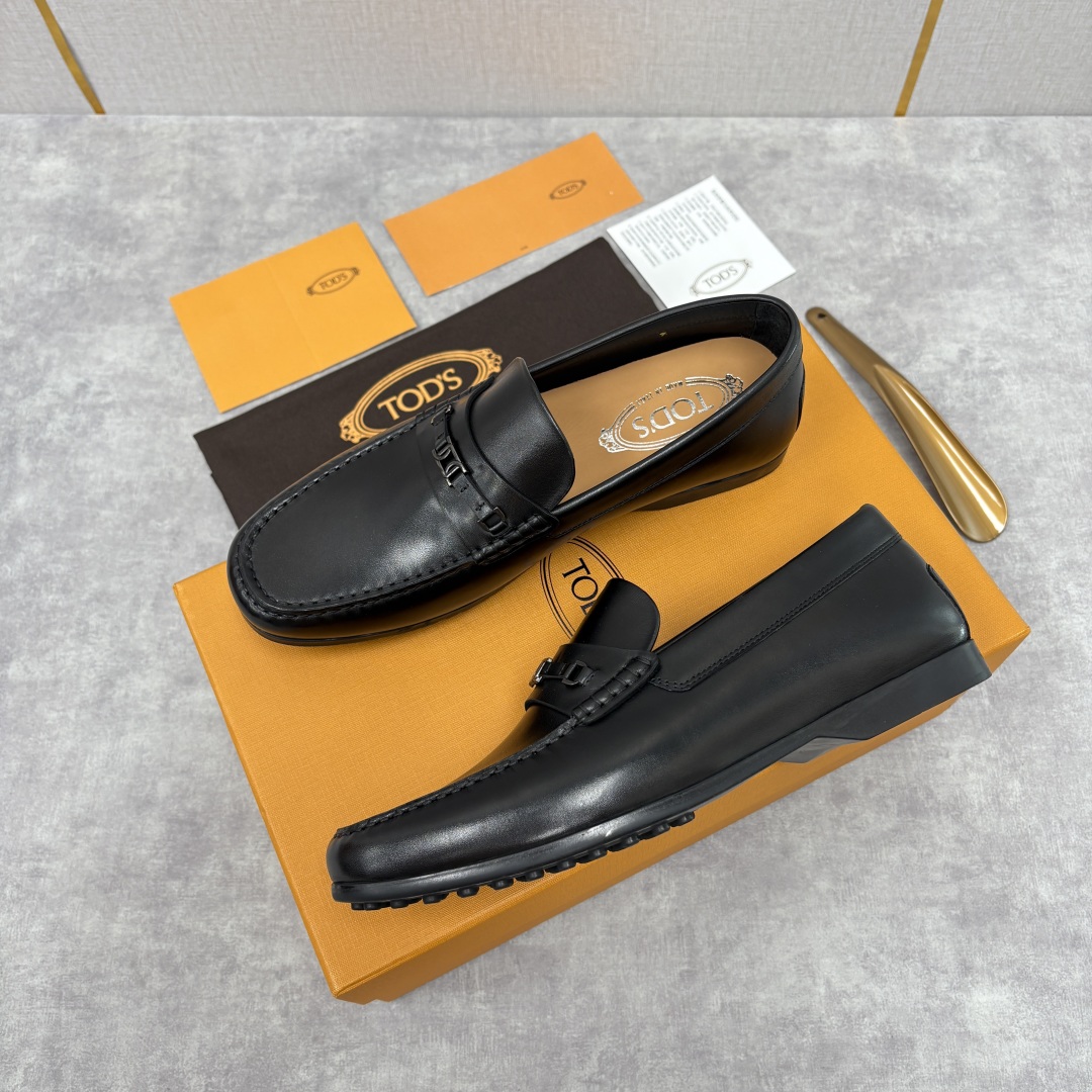 💋💍TOD*S 托德-斯 新品乐福鞋系列 经典与质感的融合 TOD*S 作为意大利奢华皮具与鞋履品牌，其