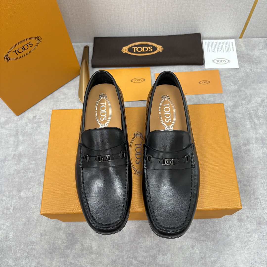 💋💍TOD*S 托德-斯 新品乐福鞋系列 经典与质感的融合 TOD*S 作为意大利奢华皮具与鞋履品牌，其
