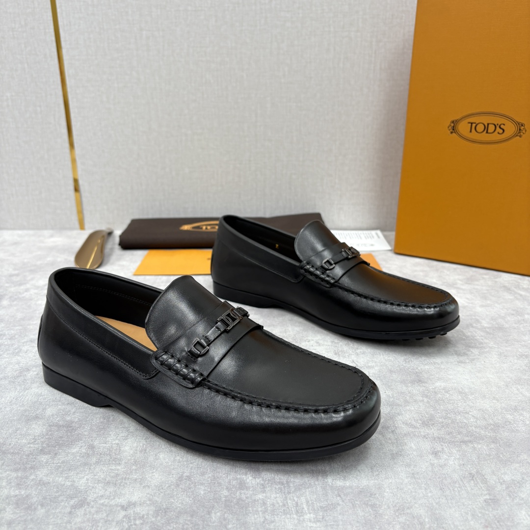 💋💍TOD*S 托德-斯 新品乐福鞋系列 经典与质感的融合 TOD*S 作为意大利奢华皮具与鞋履品牌，其