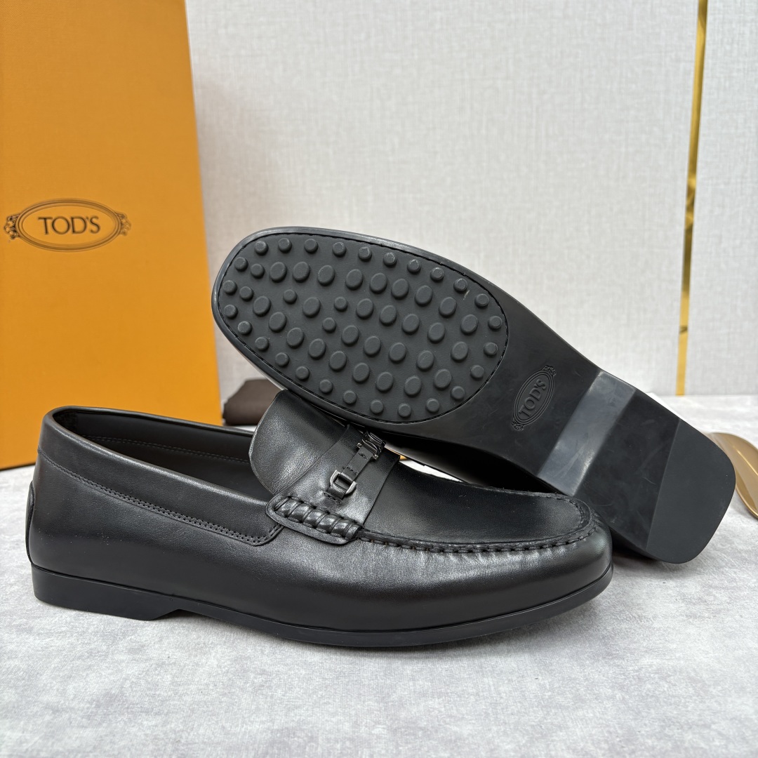 💋💍TOD*S 托德-斯 新品乐福鞋系列 经典与质感的融合 TOD*S 作为意大利奢华皮具与鞋履品牌，其
