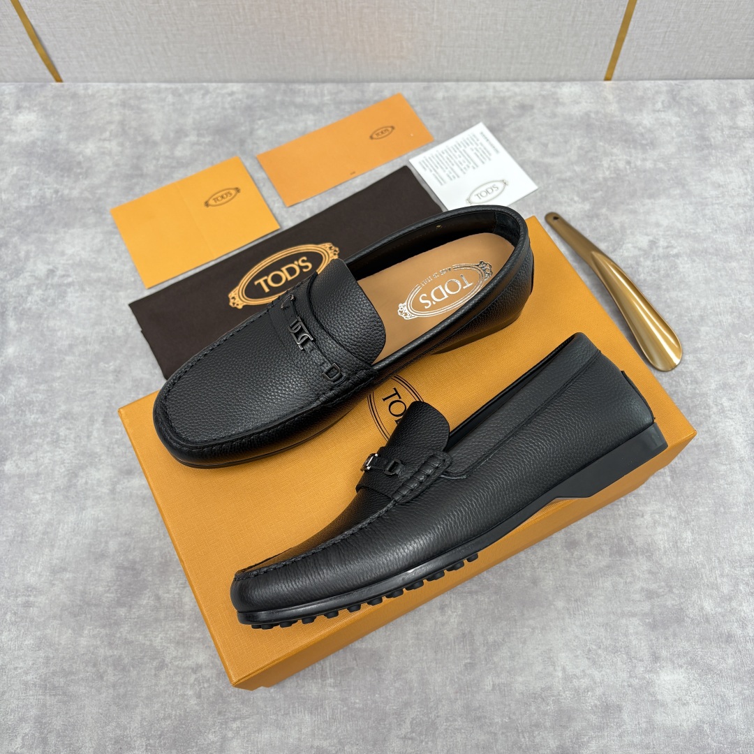 💋💍TOD*S 托德-斯 新品乐福鞋系列 经典与质感的融合 TOD*S 作为意大利奢华皮具与鞋履品牌，其