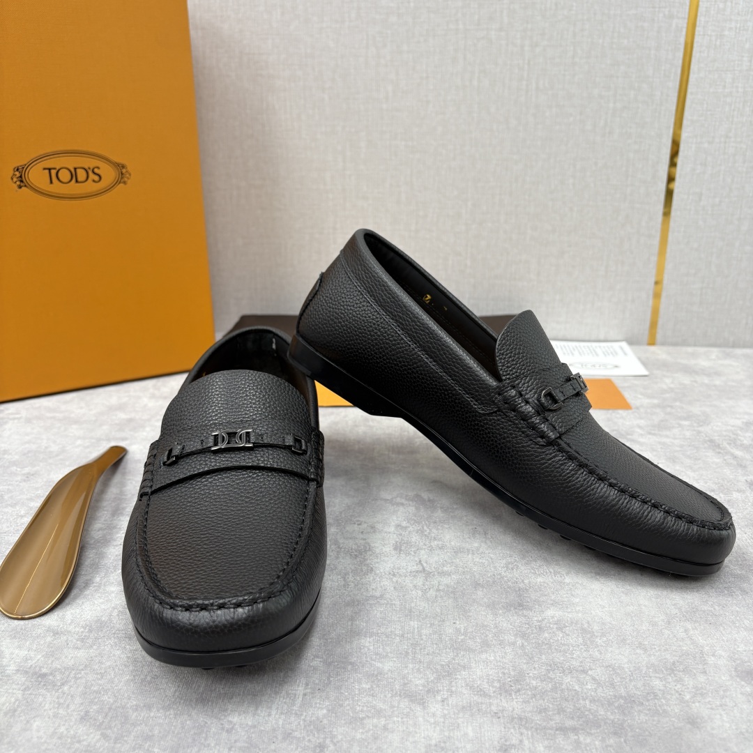💋💍TOD*S 托德-斯 新品乐福鞋系列 经典与质感的融合 TOD*S 作为意大利奢华皮具与鞋履品牌，其