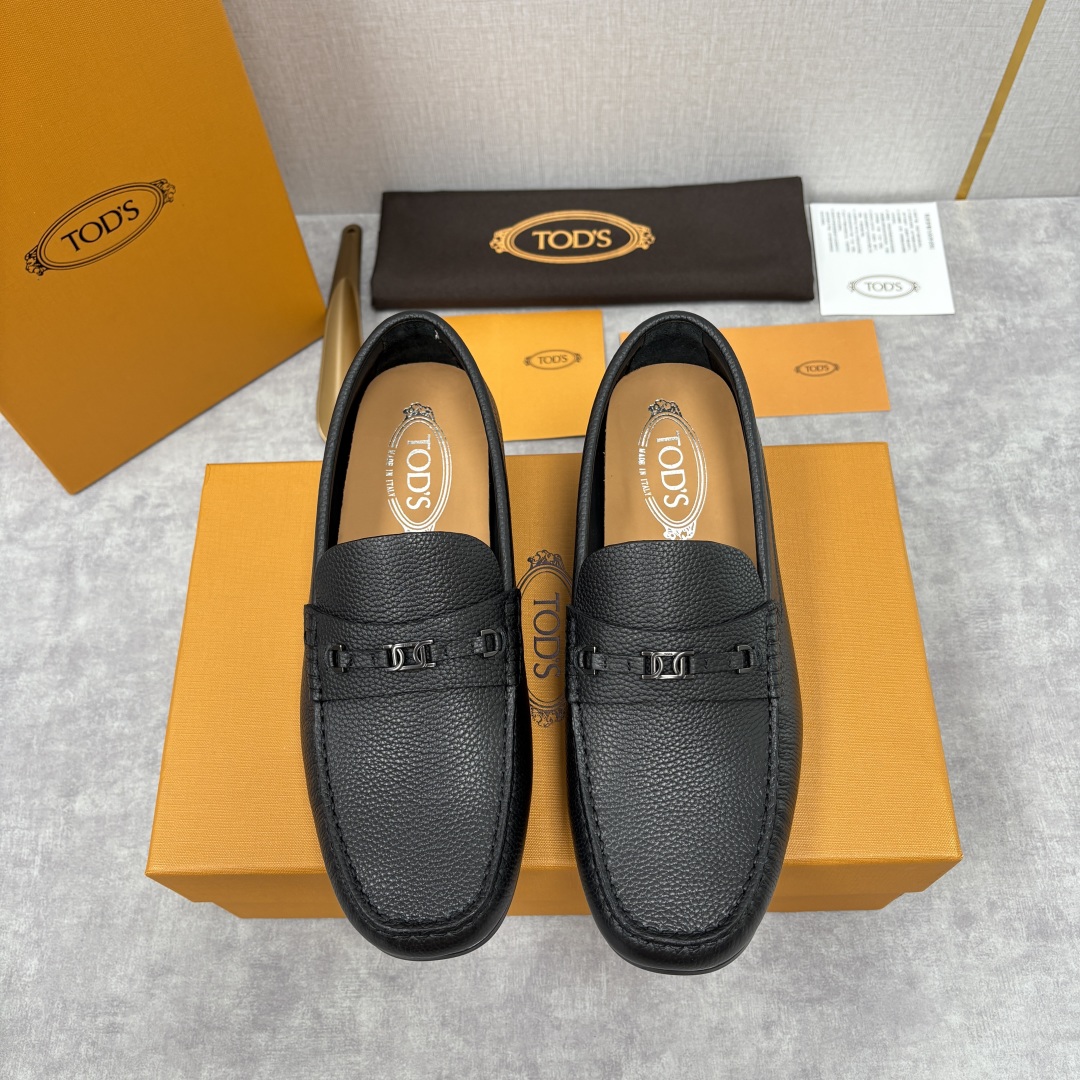 💋💍TOD*S 托德-斯 新品乐福鞋系列 经典与质感的融合 TOD*S 作为意大利奢华皮具与鞋履品牌，其