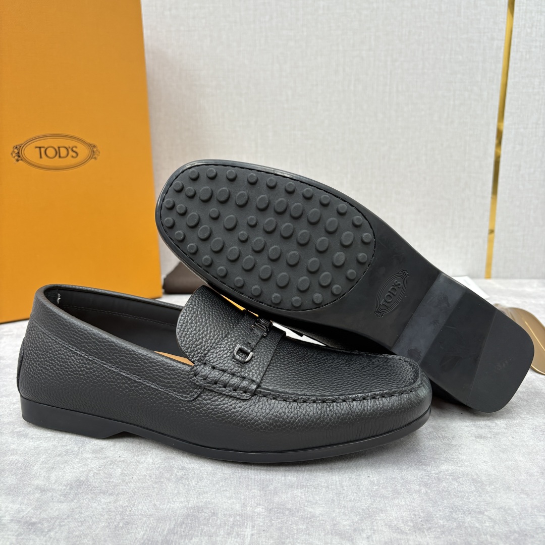 💋💍TOD*S 托德-斯 新品乐福鞋系列 经典与质感的融合 TOD*S 作为意大利奢华皮具与鞋履品牌，其