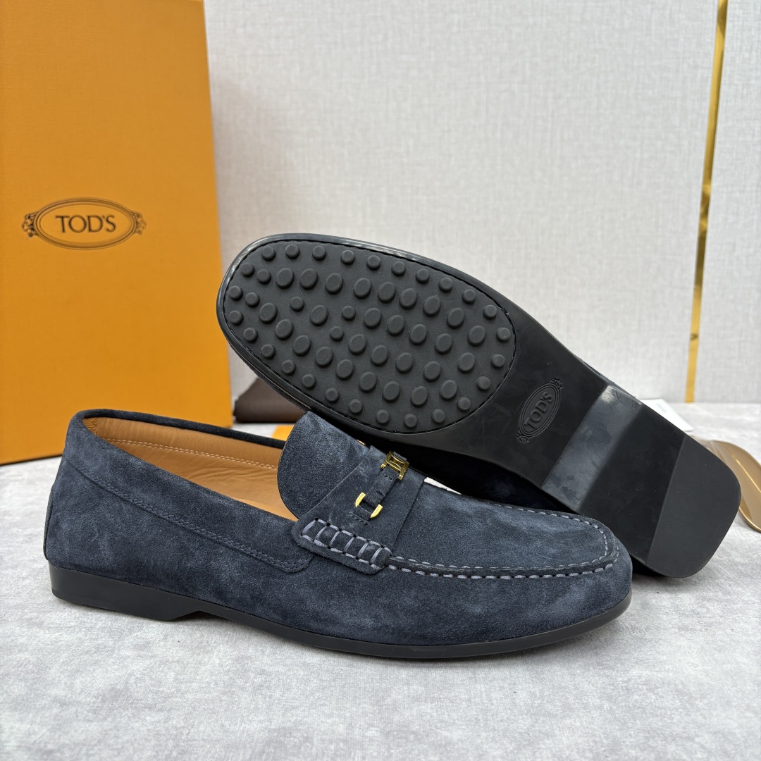 💋💍TOD*S 托德-斯 新品乐福鞋系列 经典与质感的融合 TOD*S 作为意大利奢华皮具与鞋履品牌，其