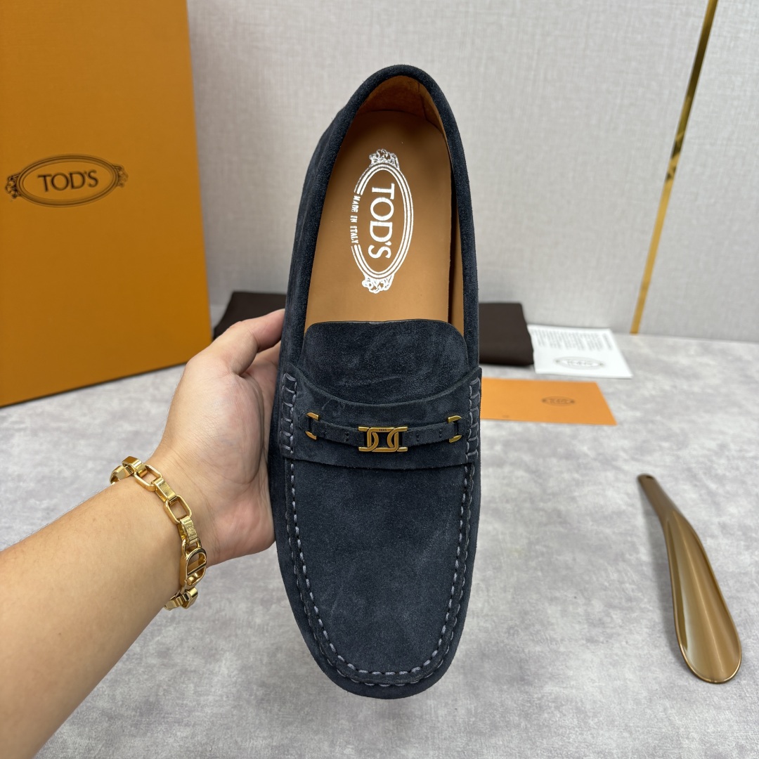 💋💍TOD*S 托德-斯 新品乐福鞋系列 经典与质感的融合 TOD*S 作为意大利奢华皮具与鞋履品牌，其