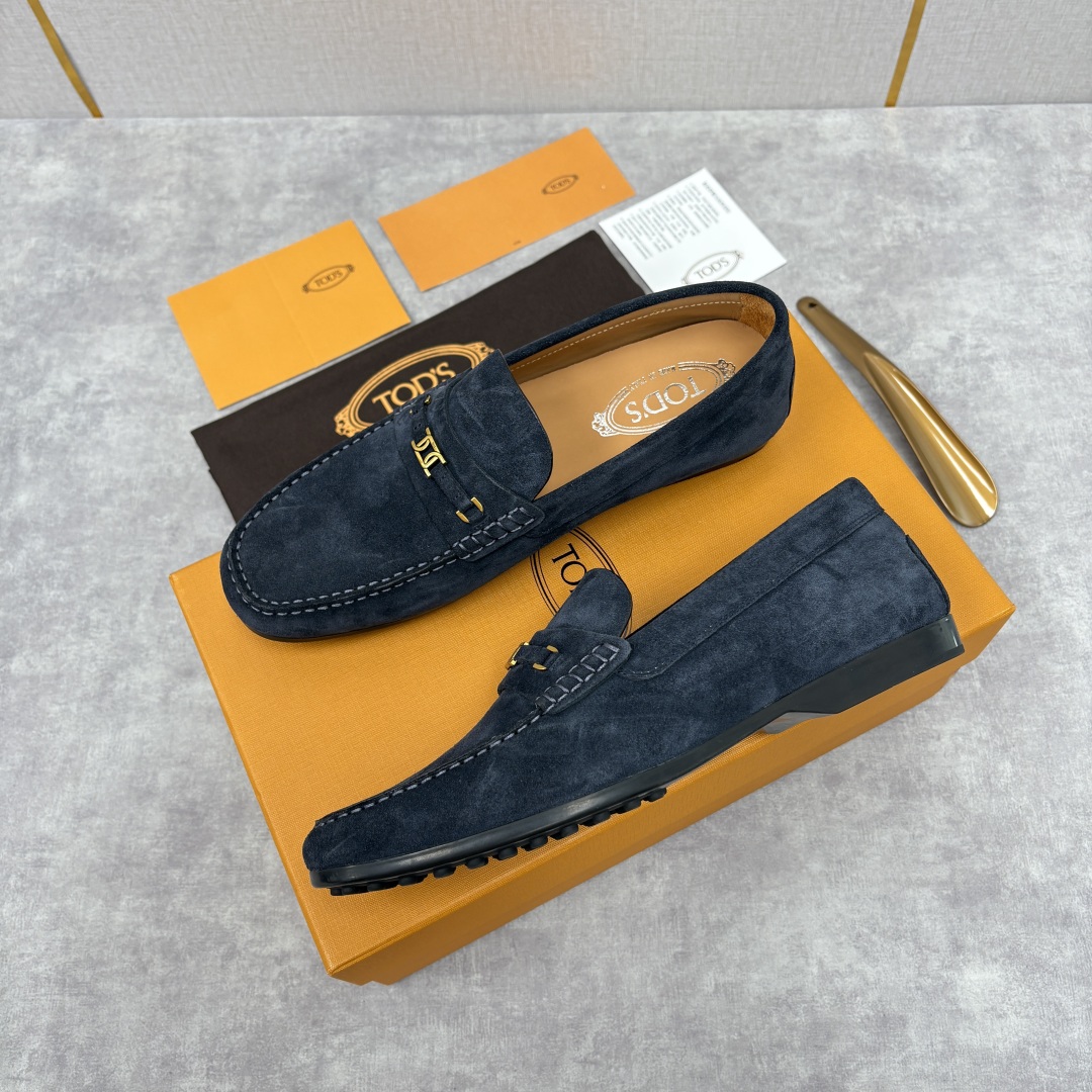 💋💍TOD*S 托德-斯 新品乐福鞋系列 经典与质感的融合 TOD*S 作为意大利奢华皮具与鞋履品牌，其