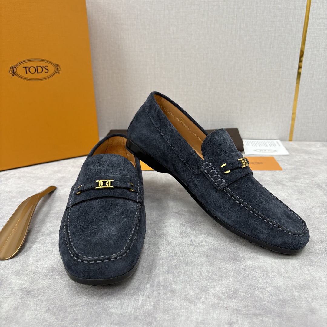 💋💍TOD*S 托德-斯 新品乐福鞋系列 经典与质感的融合 TOD*S 作为意大利奢华皮具与鞋履品牌，其