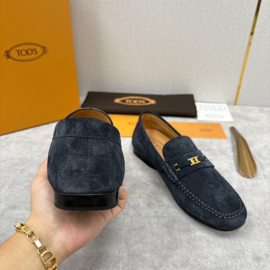 💋💍TOD*S 托德-斯 新品乐福鞋系列 经典与质感的融合 TOD*S 作为意大利奢华皮具与鞋履品牌，其