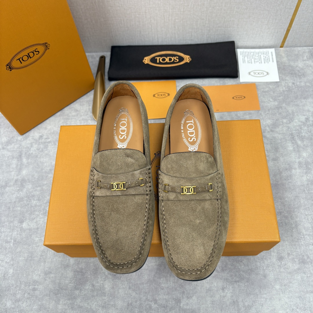 💋💍TOD*S 托德-斯 新品乐福鞋系列 经典与质感的融合 TOD*S 作为意大利奢华皮具与鞋履品牌，其