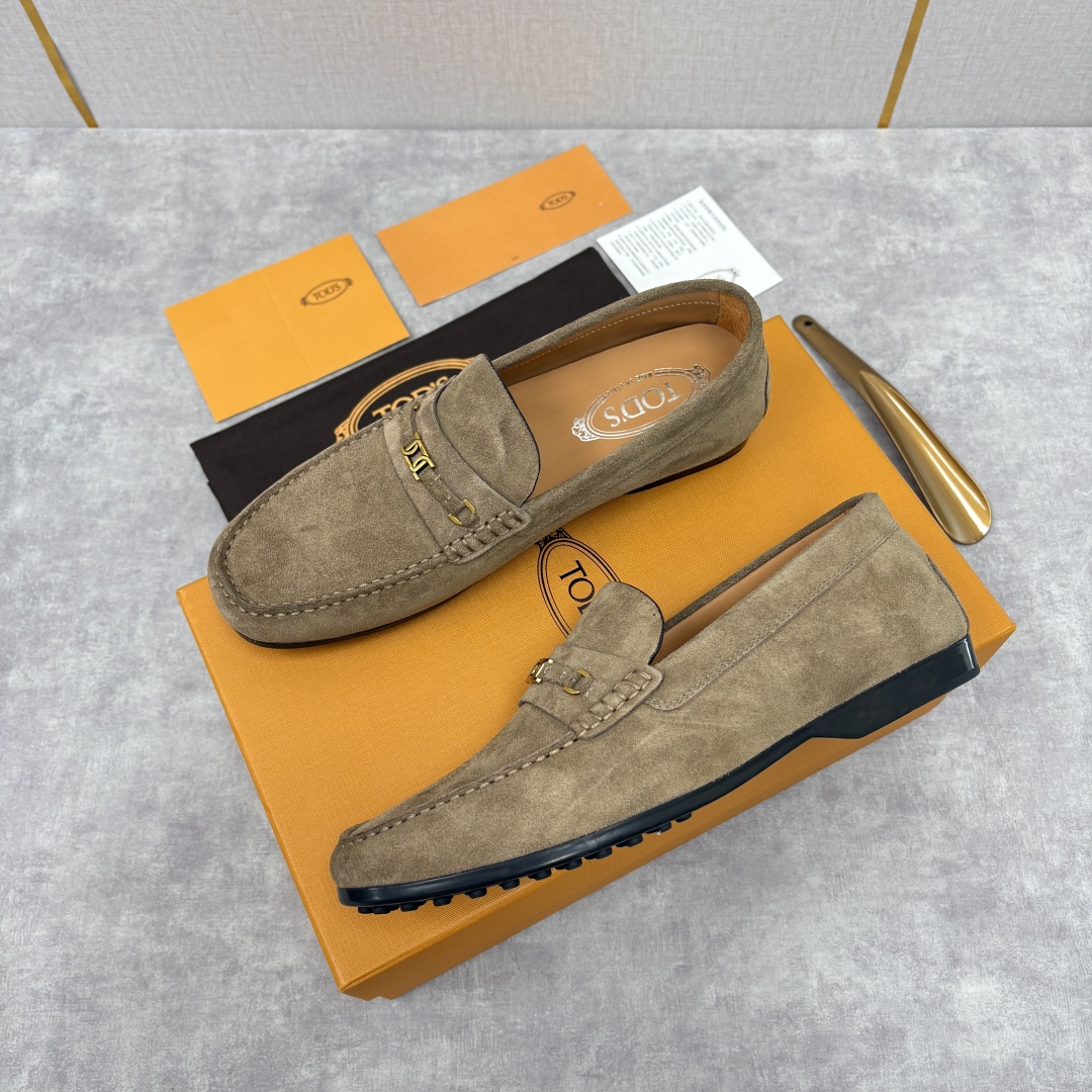 💋💍TOD*S 托德-斯 新品乐福鞋系列 经典与质感的融合 TOD*S 作为意大利奢华皮具与鞋履品牌，其