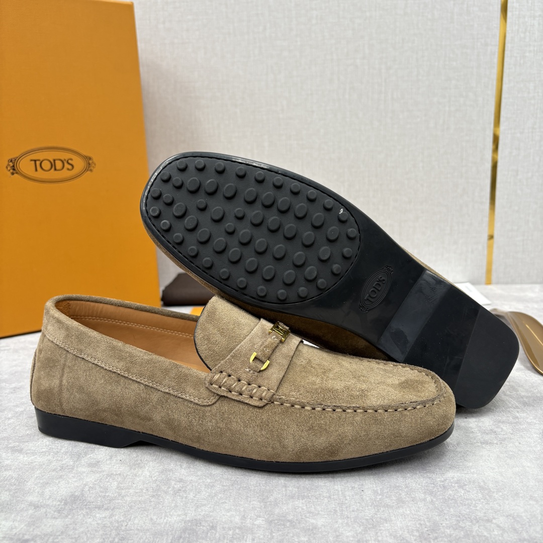 💋💍TOD*S 托德-斯 新品乐福鞋系列 经典与质感的融合 TOD*S 作为意大利奢华皮具与鞋履品牌，其