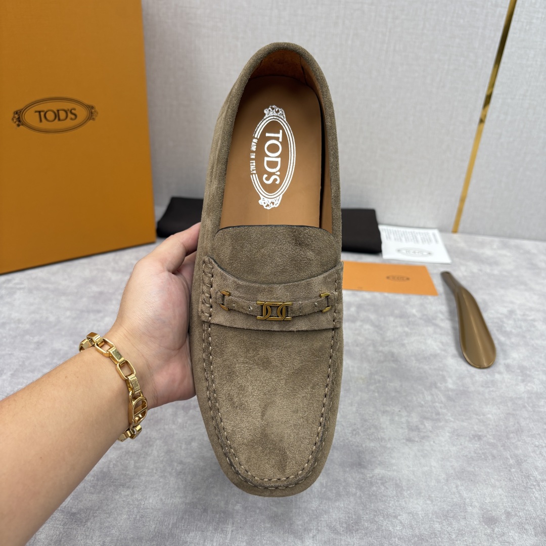 💋💍TOD*S 托德-斯 新品乐福鞋系列 经典与质感的融合 TOD*S 作为意大利奢华皮具与鞋履品牌，其
