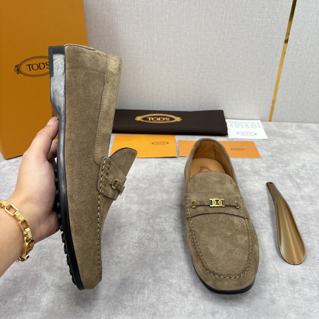 💋💍TOD*S 托德-斯 新品乐福鞋系列 经典与质感的融合 TOD*S 作为意大利奢华皮具与鞋履品牌，其