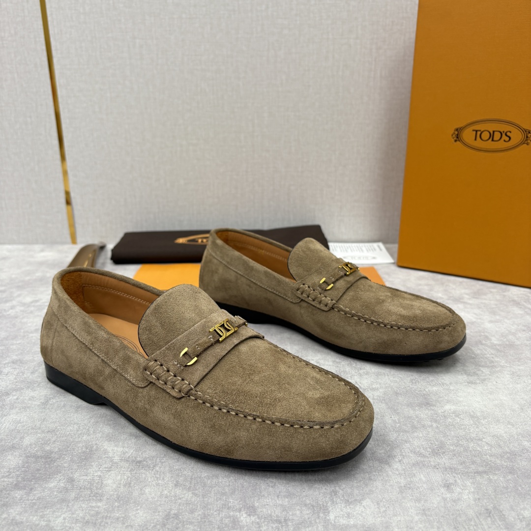 💋💍TOD*S 托德-斯 新品乐福鞋系列 经典与质感的融合 TOD*S 作为意大利奢华皮具与鞋履品牌，其