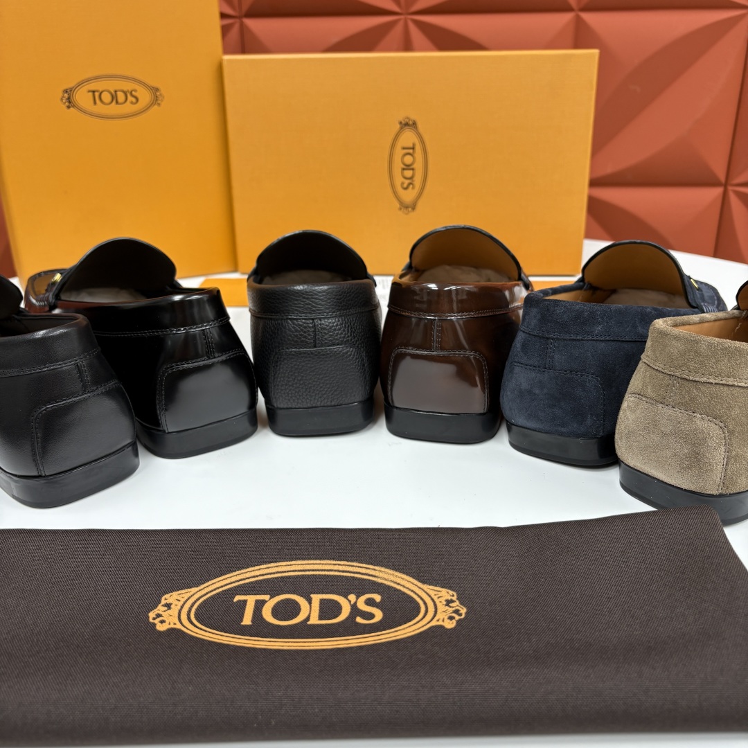 💋💍TOD*S 托德-斯 新品乐福鞋系列 经典与质感的融合 TOD*S 作为意大利奢华皮具与鞋履品牌，其