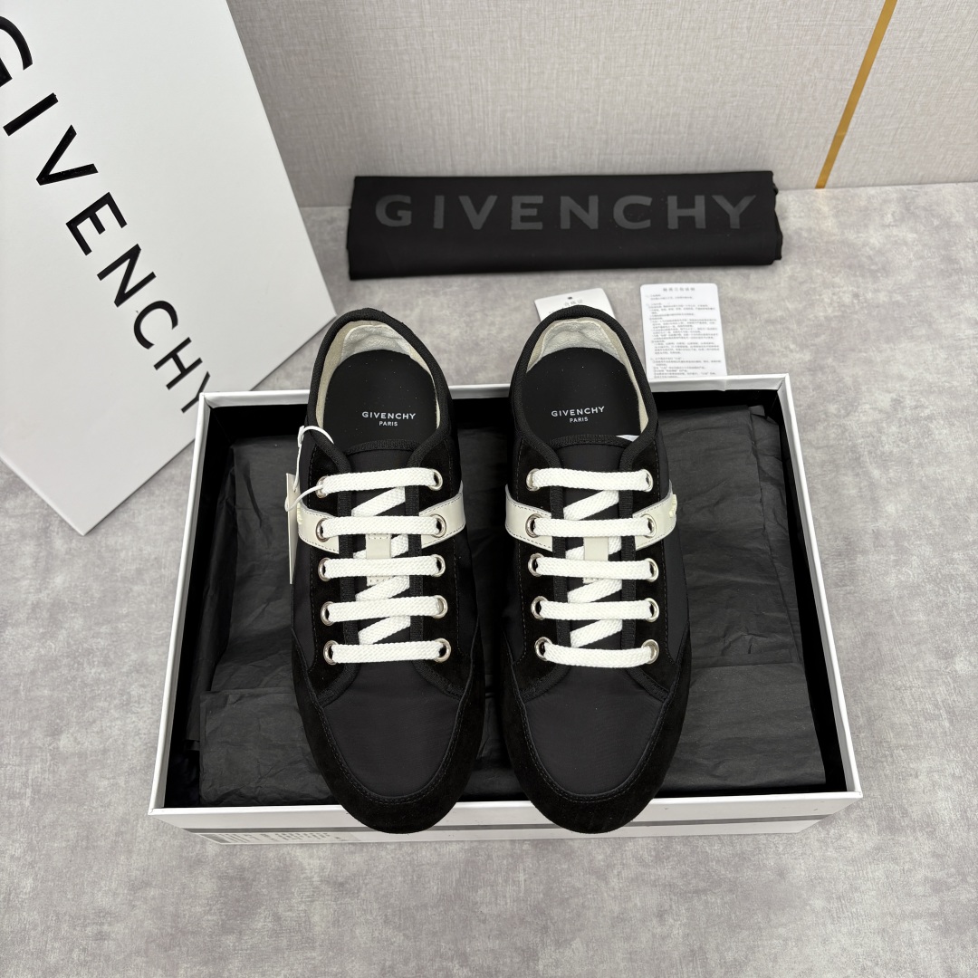 💋💍GIV家新品 纪梵-希 GIVENCH* Slim系列低帮拼色运动鞋 官方 5,990 这款休闲鞋，