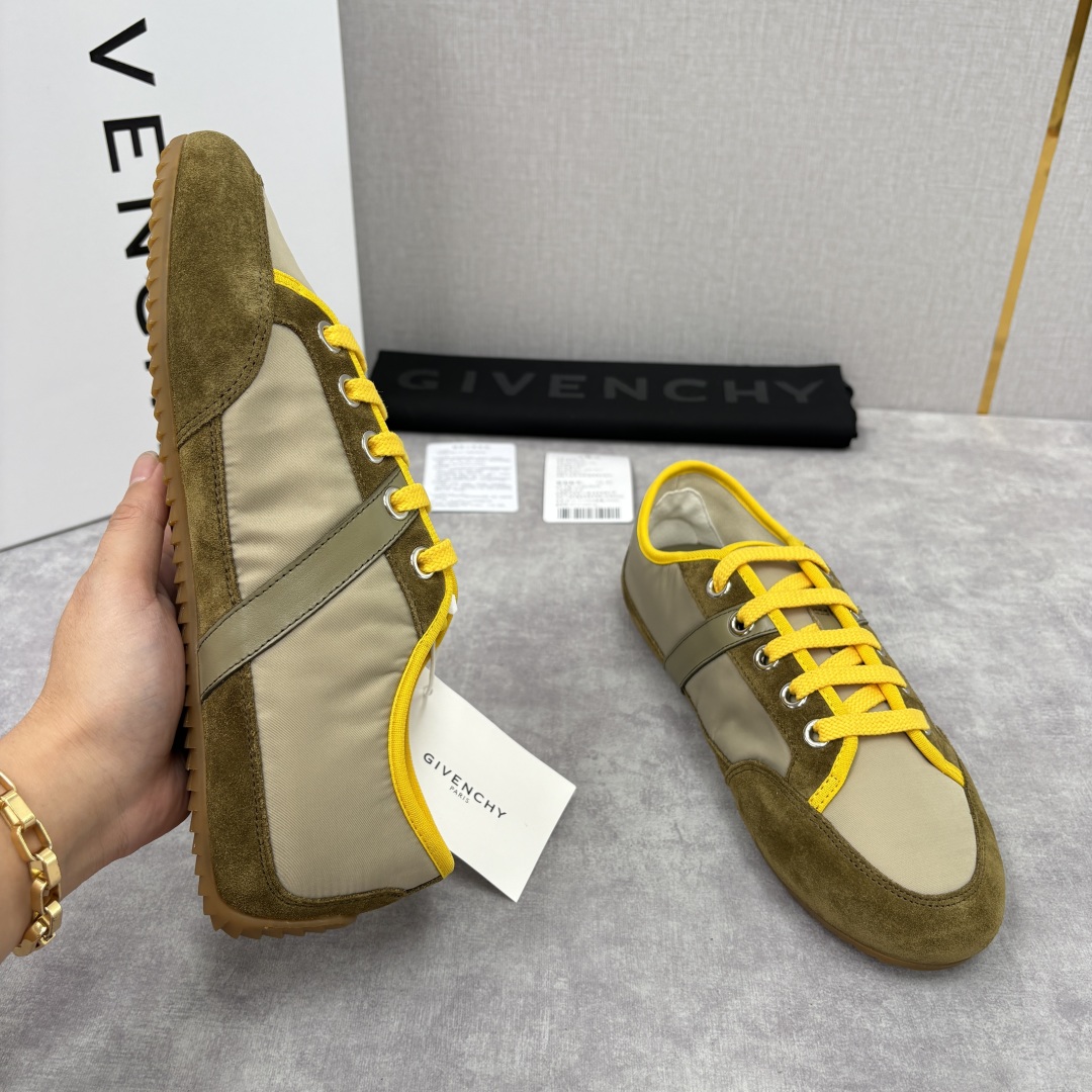 💋💍GIV家新品 纪梵-希 GIVENCH* Slim系列低帮拼色运动鞋 官方 5,990 这款休闲鞋，