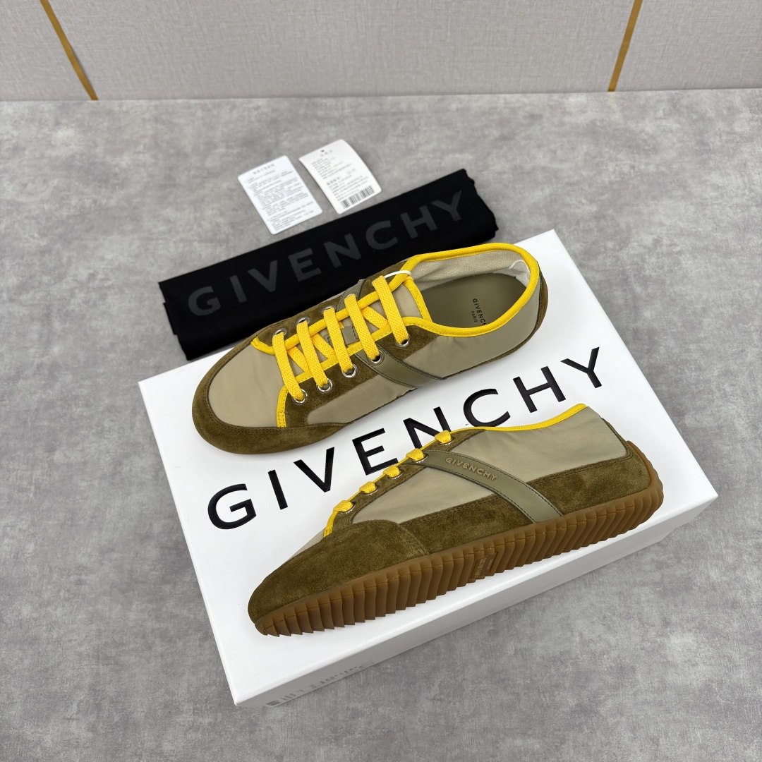 💋💍GIV家新品 纪梵-希 GIVENCH* Slim系列低帮拼色运动鞋 官方 5,990 这款休闲鞋，