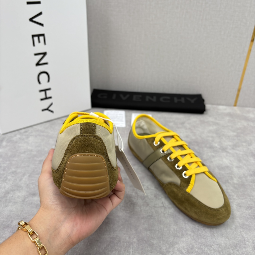 💋💍GIV家新品 纪梵-希 GIVENCH* Slim系列低帮拼色运动鞋 官方 5,990 这款休闲鞋，