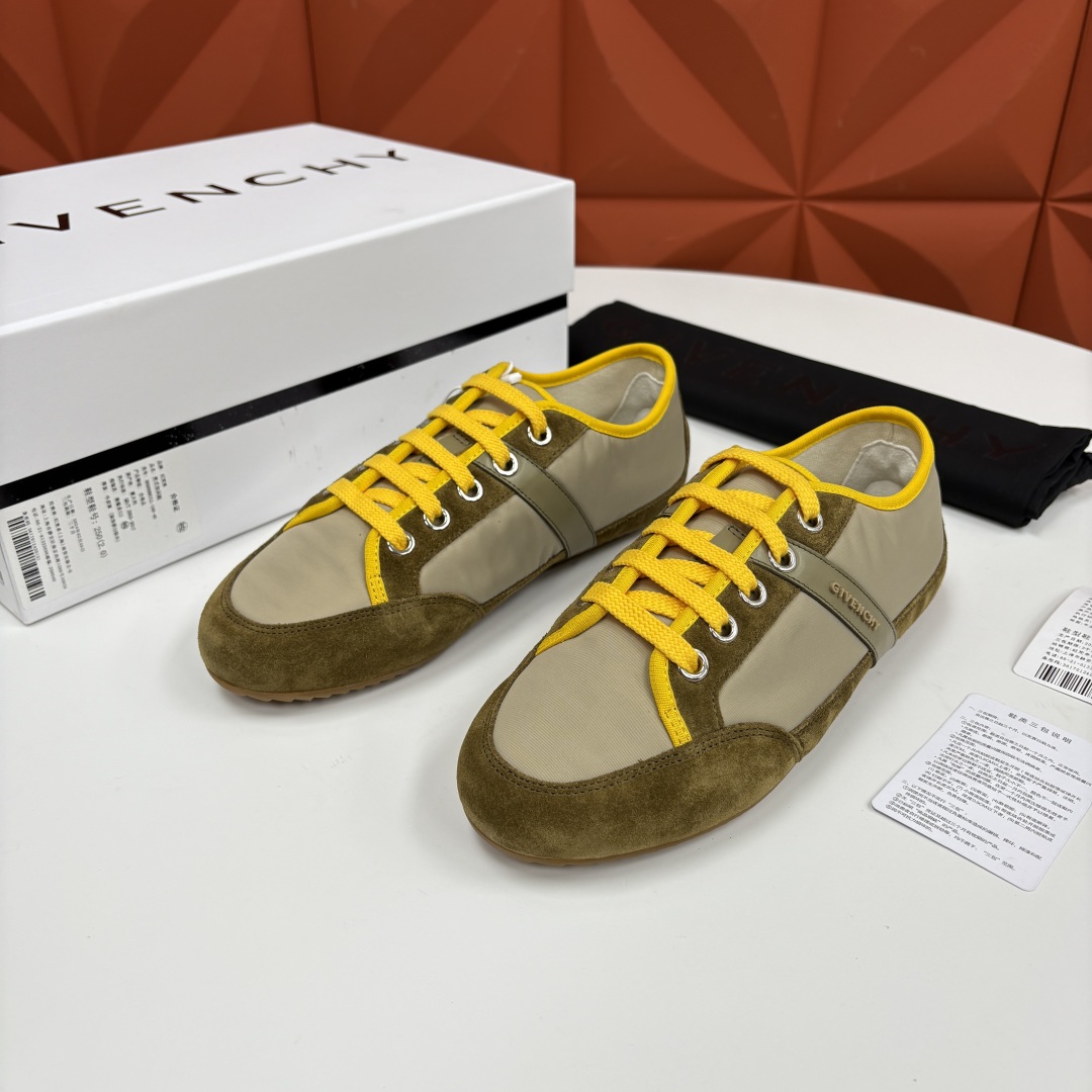 💋💍GIV家新品 纪梵-希 GIVENCH* Slim系列低帮拼色运动鞋 官方 5,990 这款休闲鞋，