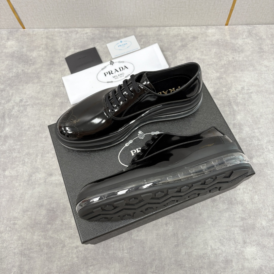 💋💍P家新品 PRAD*/普拉-达 新款休闲正装气垫皮革运动鞋 这款气垫运动板鞋采用进口开边珠/柔软腊面