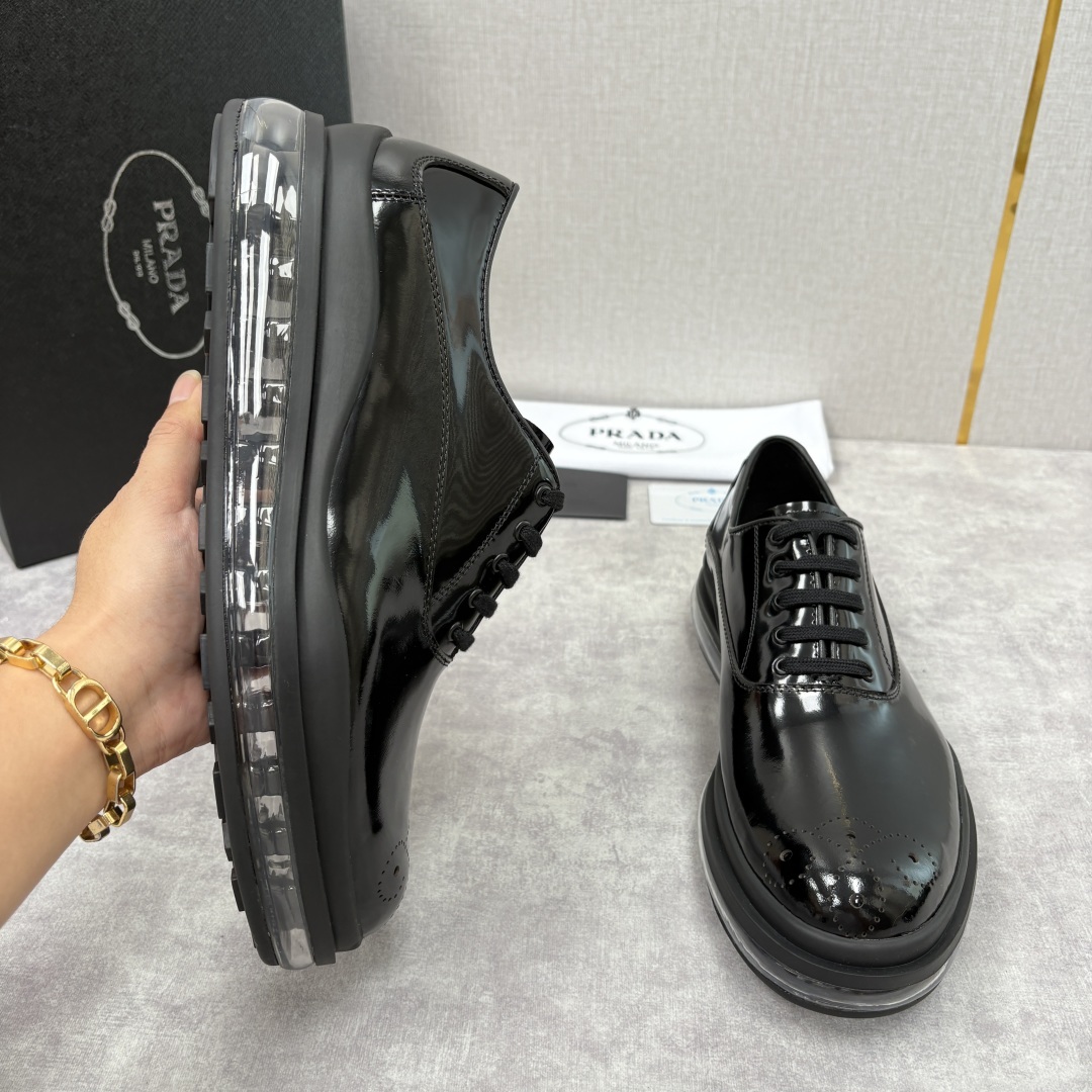 💋💍P家新品 PRAD*/普拉-达 新款休闲正装气垫皮革运动鞋 这款气垫运动板鞋采用进口开边珠/柔软腊面