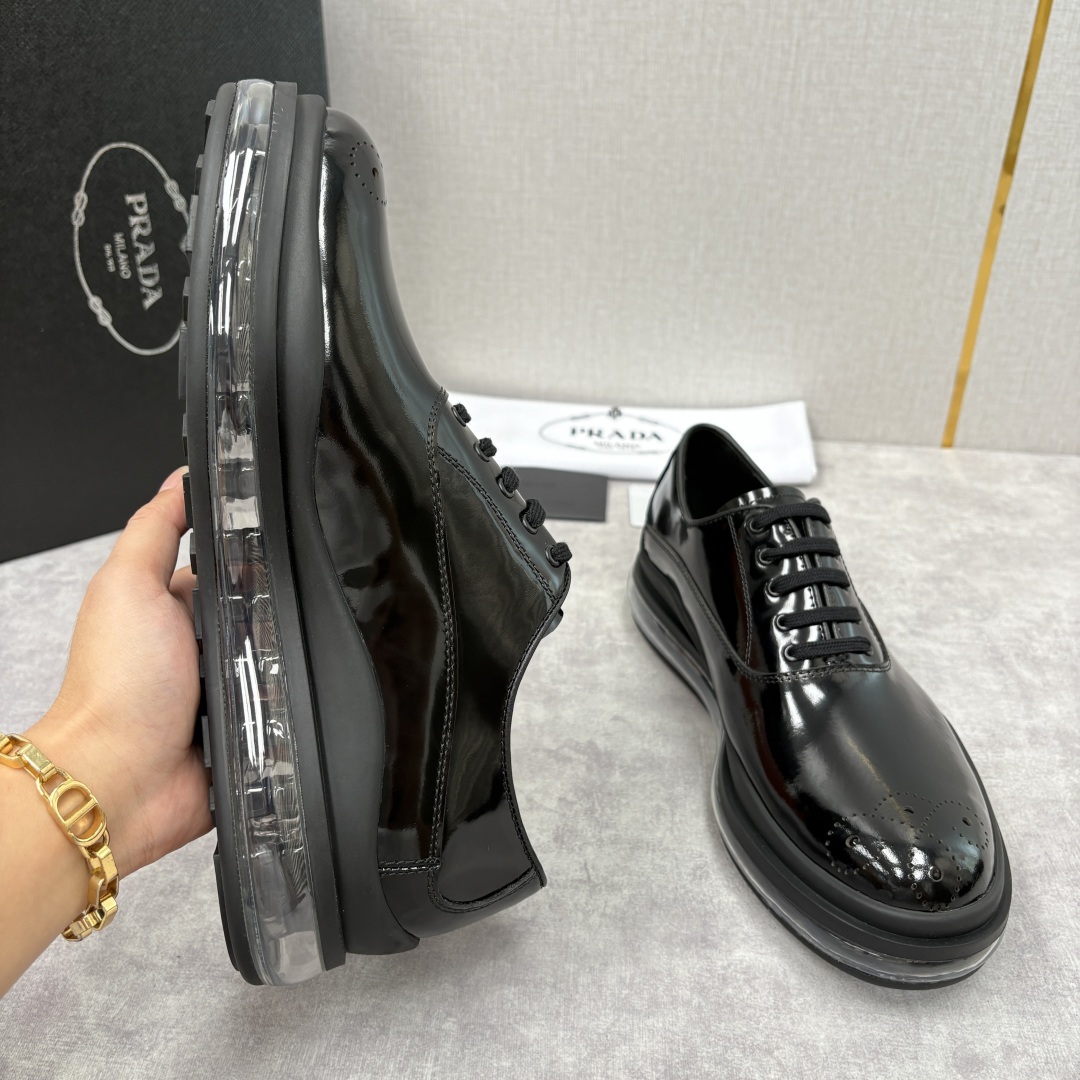 💋💍P家新品 PRAD*/普拉-达 新款休闲正装气垫皮革运动鞋 这款气垫运动板鞋采用进口开边珠/柔软腊面