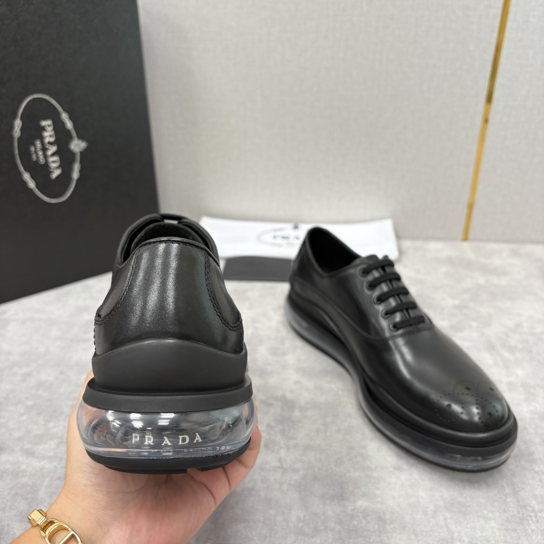 💋💍P家新品 PRAD*/普拉-达 新款休闲正装气垫皮革运动鞋 这款气垫运动板鞋采用进口开边珠/柔软腊面
